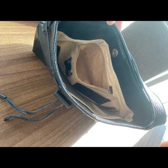 Tod’s black leather bag like new - Picture 5 of 11